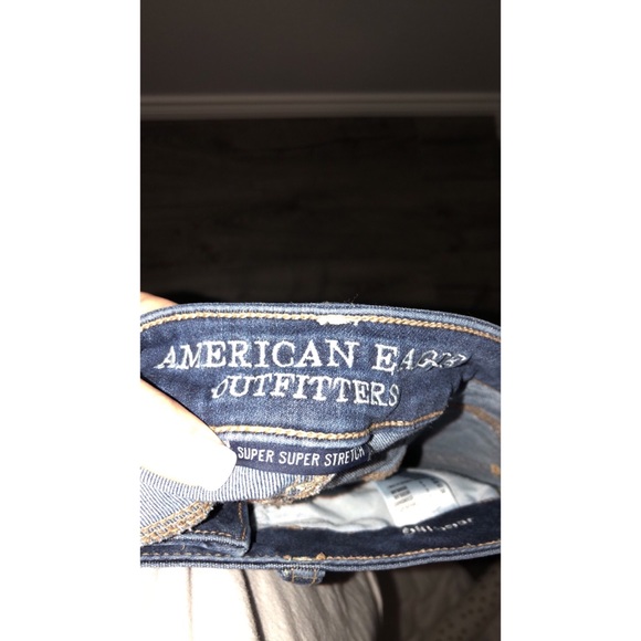 American Eagle High-Waisted Distressed Jeggings - Picture 4 of 8